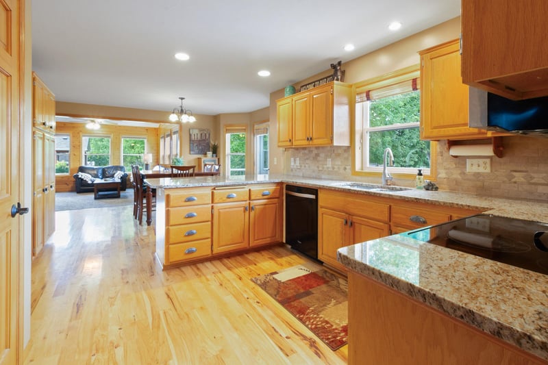 506 Chalupsky Ave NE, New Prague, MN 56071