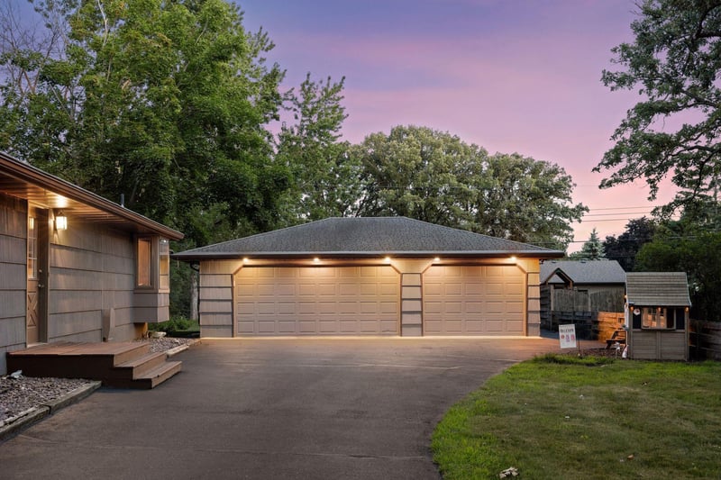 3801 W 114th St, Bloomington, MN 55431
