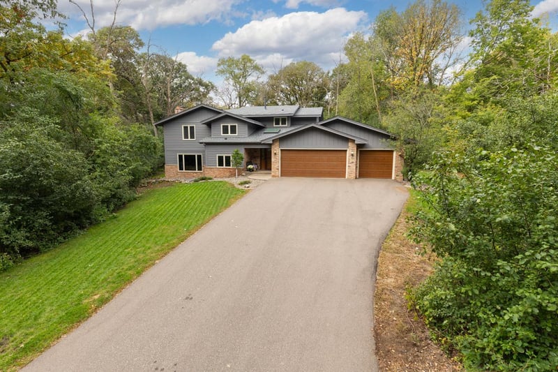 3200 Hazelwood W, Wayzata, MN 55391