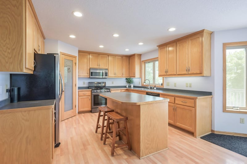 890 160th Ln NW, Andover, MN 55304