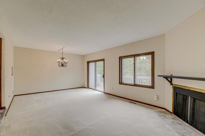 2174 Tower Ct, Woodbury, MN 55125