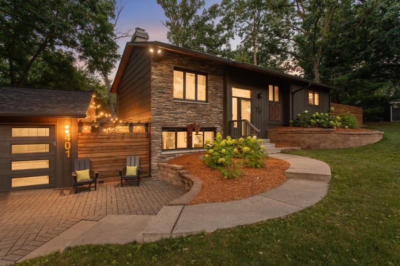 401 Birchwood Ave, White Bear Lake, MN 55110
