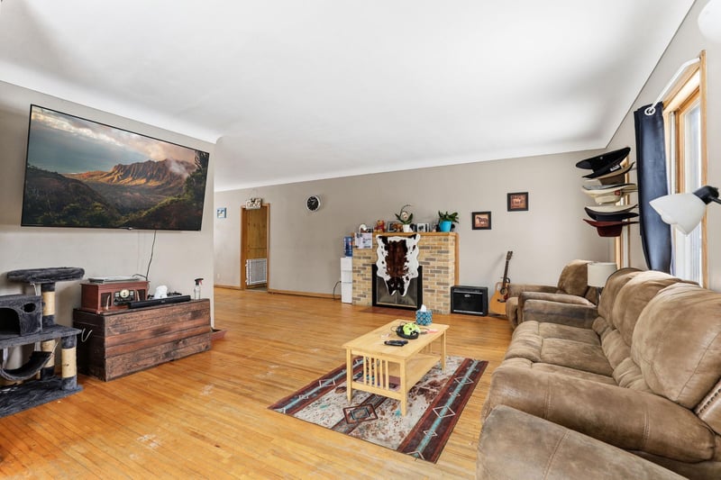345 2nd Ave SW, Milaca, MN 56353