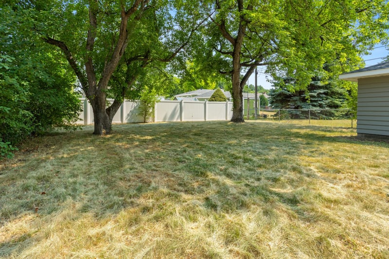 1124 10 1/2 St N, Moorhead, MN 56560