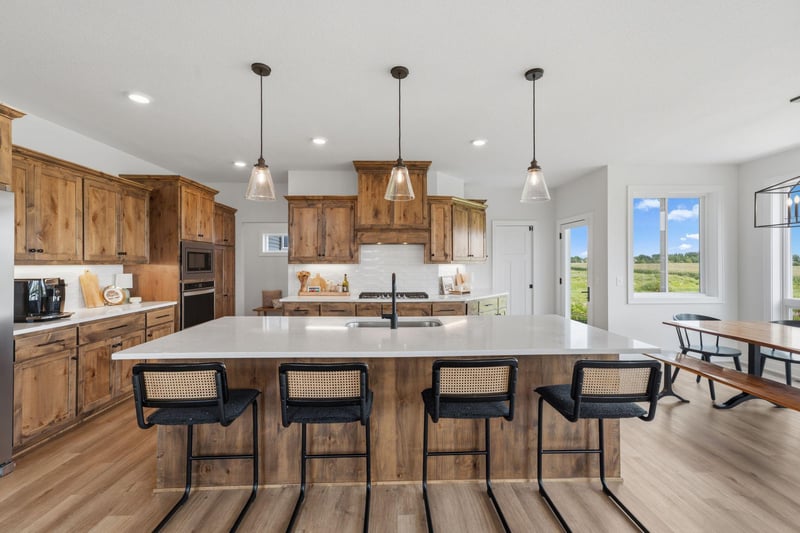 7027 182nd St W, Lakeville, MN 55044