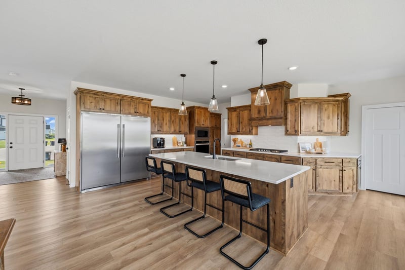 7027 182nd St W, Lakeville, MN 55044