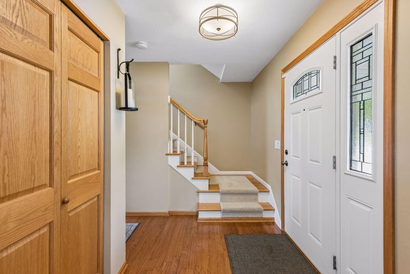 18015 19th Ave N, Plymouth, MN 55447