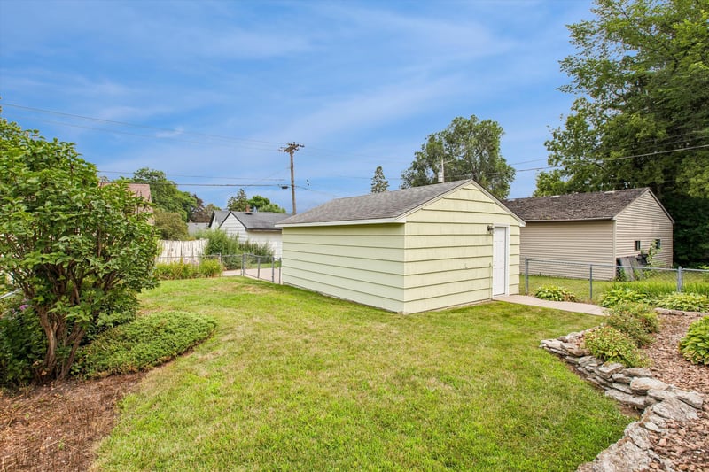 418 17th Ave N, South Saint Paul, MN 55075