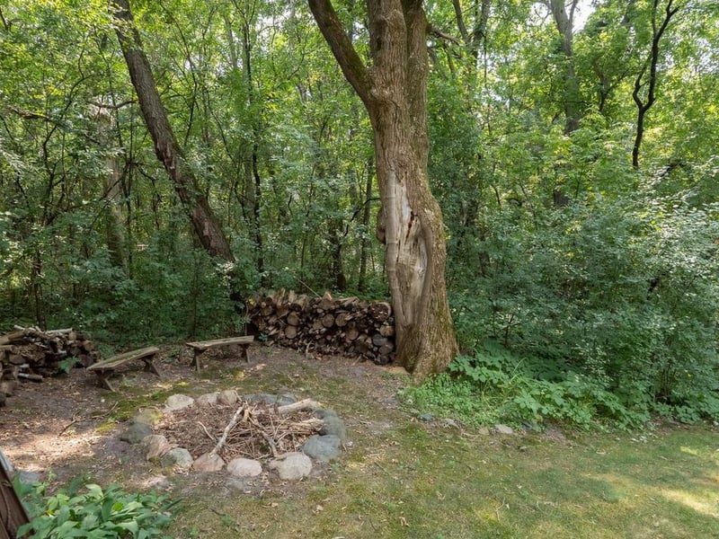 4563 Ches Mar Dr, Eagan, MN 55123