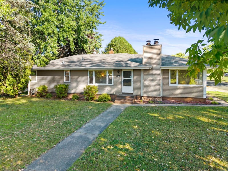 1041 Keefe St, Eagan, MN 55121