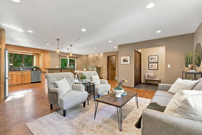 4317 Briarwood Ln, Minnetonka, MN 55343