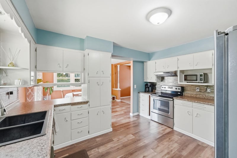 407 W Birch St, Saint Joseph, MN 56374