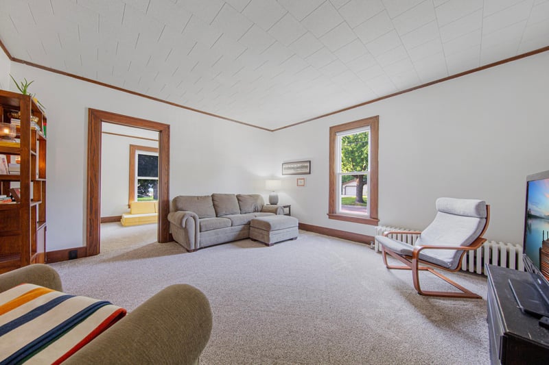200 First Ave SE, Mapleton, MN 56065