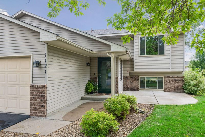 1121 Scott St S, Shakopee, MN 55379