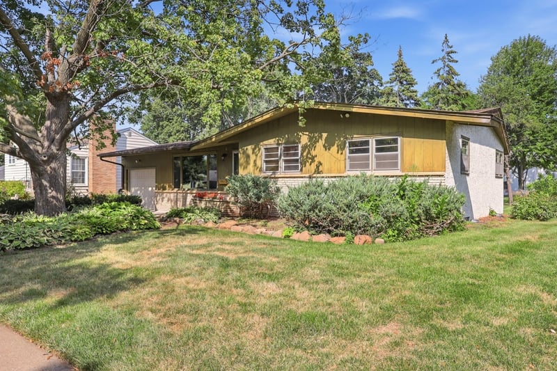 1206 Bellows St, West Saint Paul, MN 55118