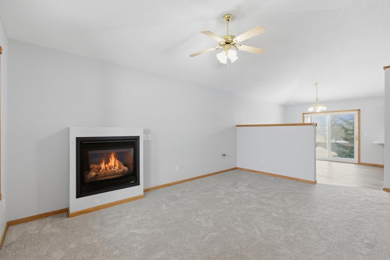 211 7th St S, Winsted, MN 55395