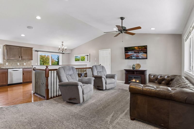 17308 Glencoe Ave, Lakeville, MN 55044
