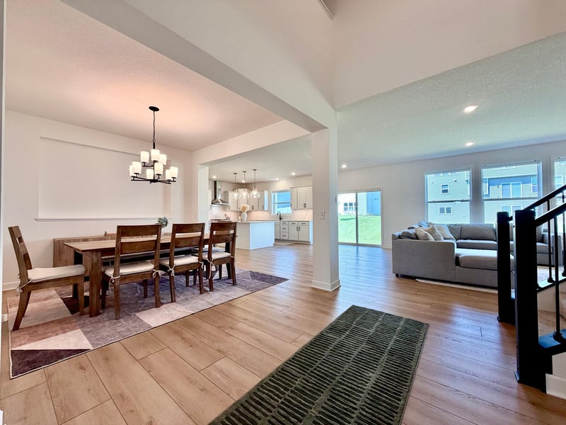 18112 Hounds Dr, Lakeville, MN 55044