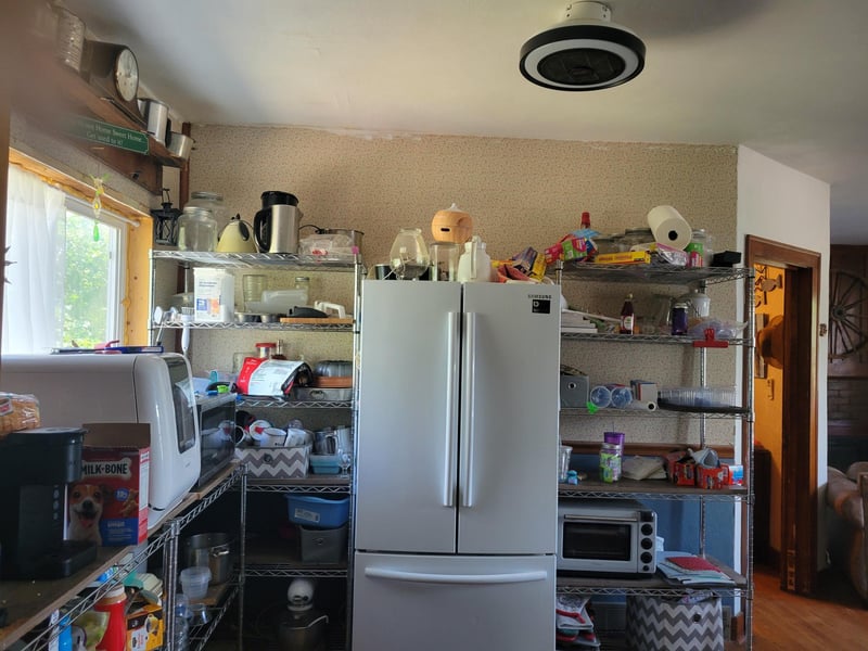 651 2nd St S, Hallock, MN 56728