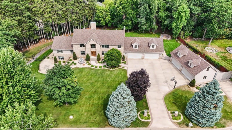 1168 Fox Rn SW, Cambridge, MN 55008