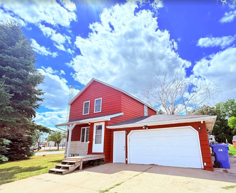 107 7th St SE, Dilworth, MN 56529