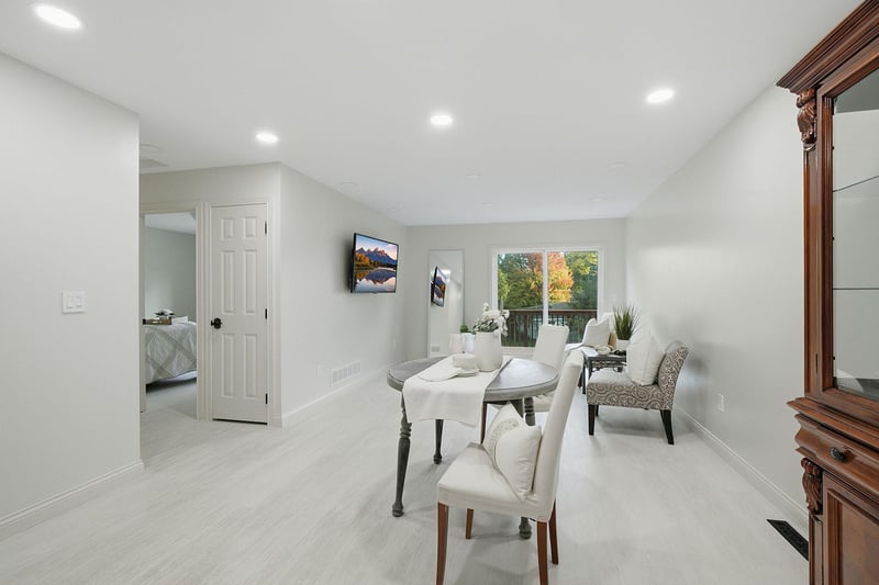 815 Ravoux Cir, Chaska, MN 55318