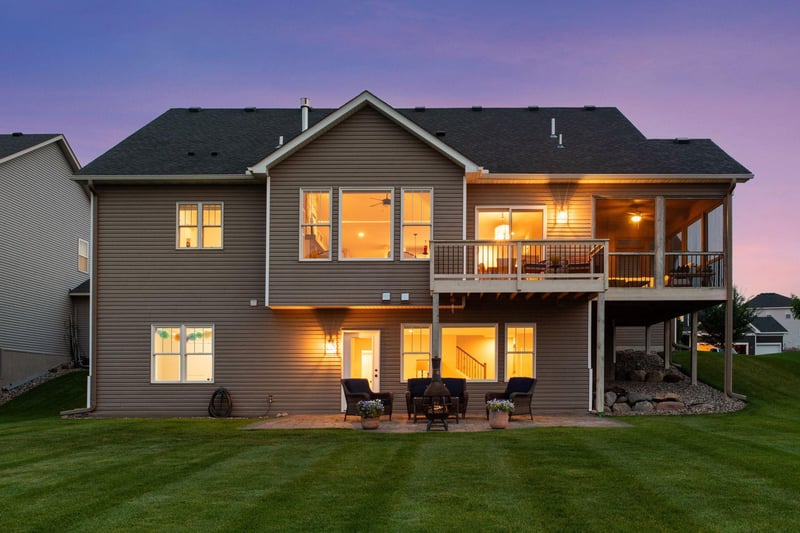 9034 Lakeside Dr, Victoria, MN 55386