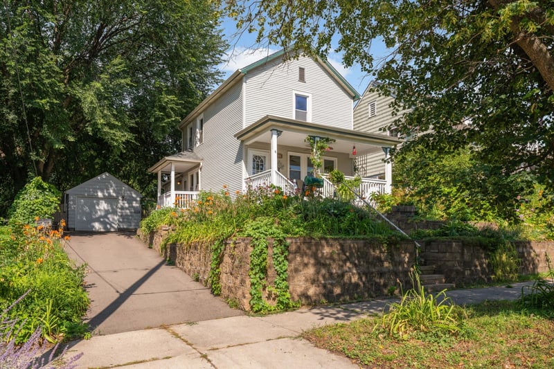 469 Hall Ave, Saint Paul, MN 55107
