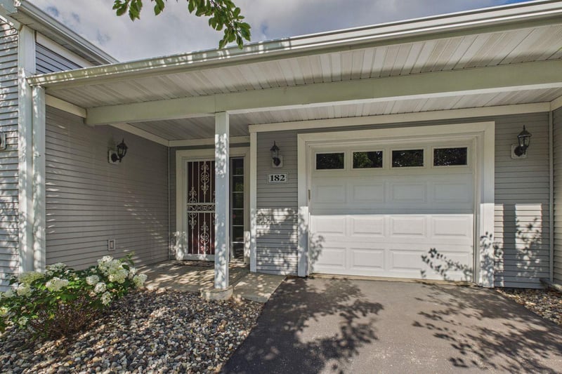 182 Emerson Ave E, West Saint Paul, MN 55118