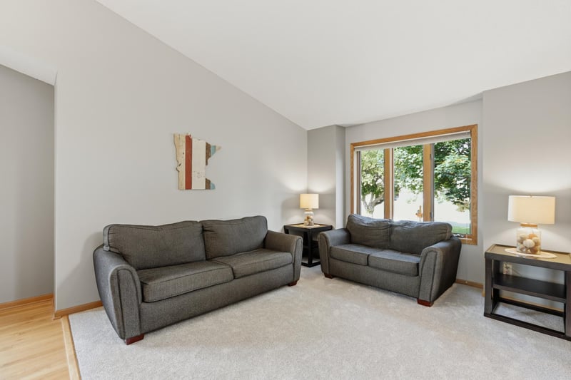 1315 Oakwood Ln, Hanover, MN 55341