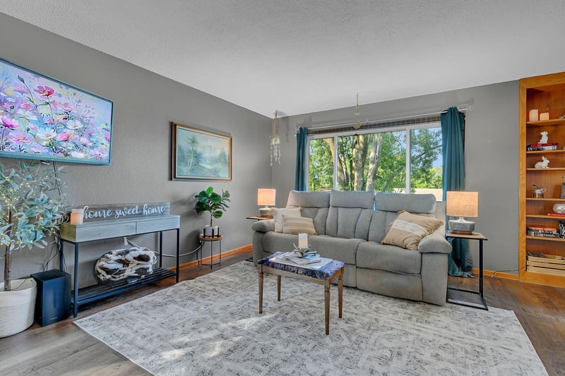 1045 Benedict Dr, Sauk Rapids, MN 56379