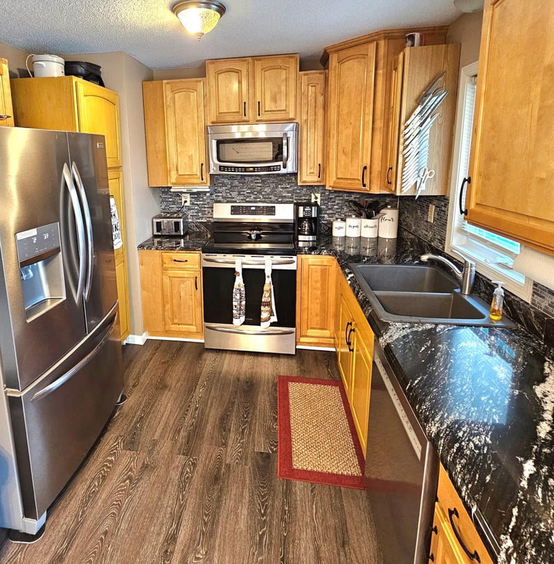2213 20th Ave SW, Willmar, MN 56201