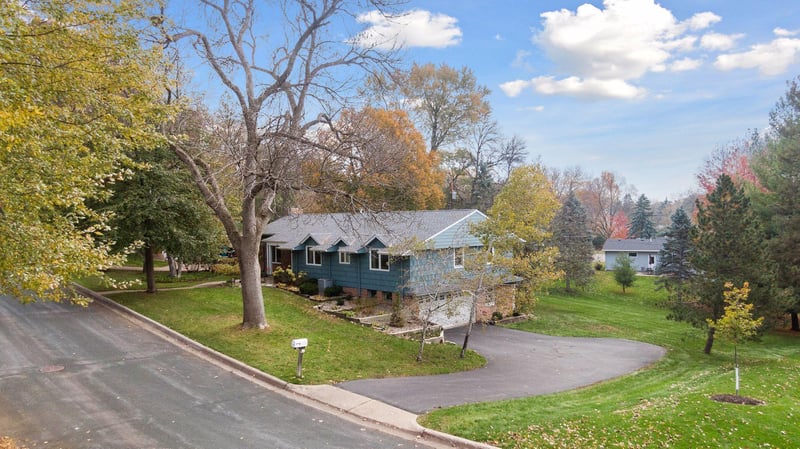 6015 Saxony Rd, Edina, MN 55436