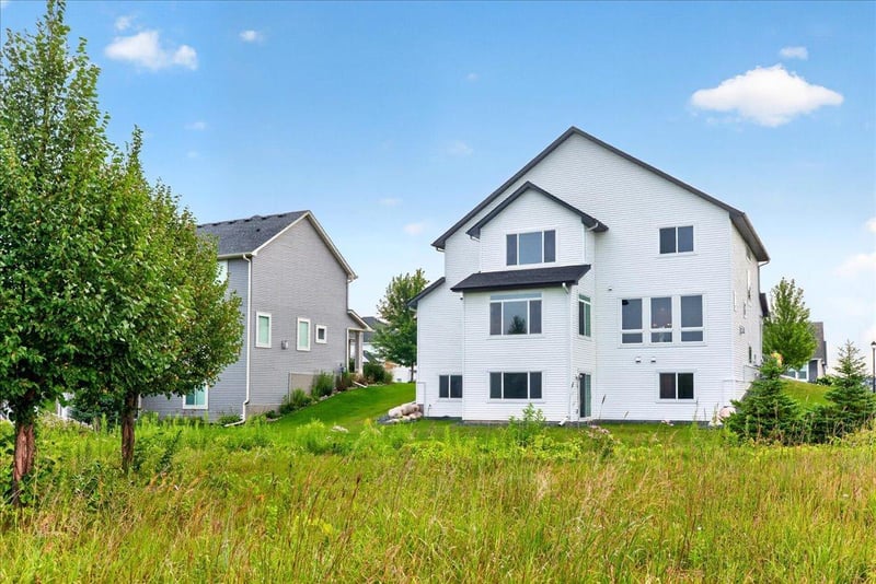 5304 Pine Island Rd, Woodbury, MN 55129