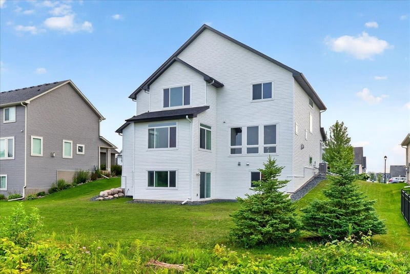 5304 Pine Island Rd, Woodbury, MN 55129