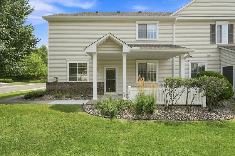 11021 Oak Grove Circle #c, Woodbury, MN 55129