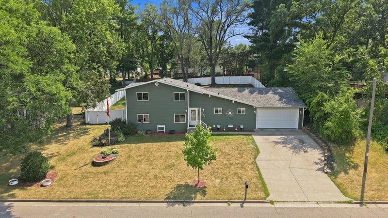 330 W Park St, River Falls, WI 54022