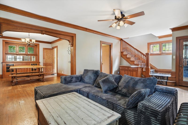 252 Stevens St W, Saint Paul, MN 55107