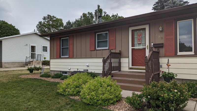 109 12th St NW, Faribault, MN 55021
