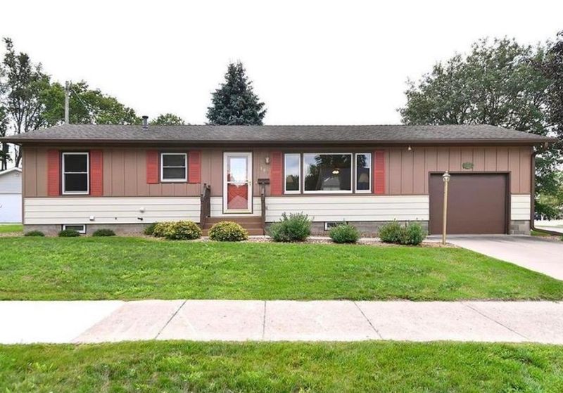 109 12th St NW, Faribault, MN 55021