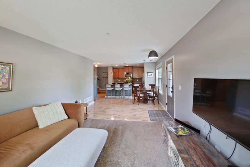 3587 Maureen Ln, Stillwater, MN 55082