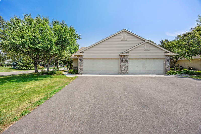 2994 Pitrina Way, Little Canada, MN 55117