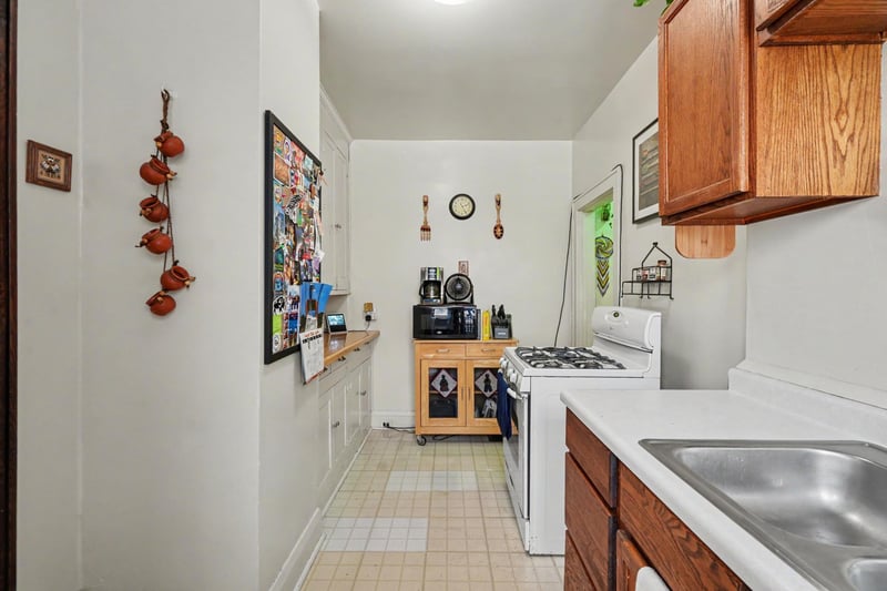 2720 Grand Ave S, Minneapolis, MN 55408