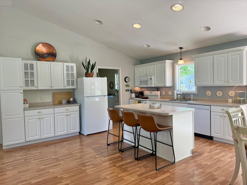 19400 Woodland Cir, Detroit Lakes, MN 56501