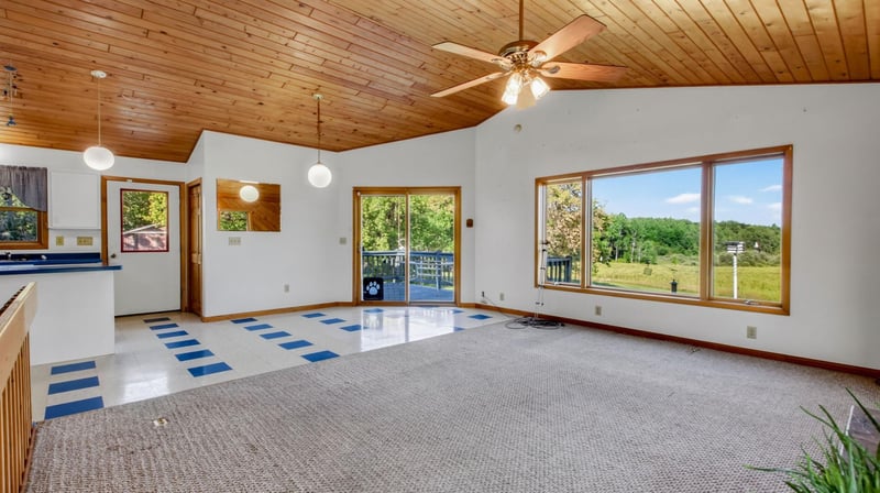 N1395 Grouse Rd, Sarona, WI 54870