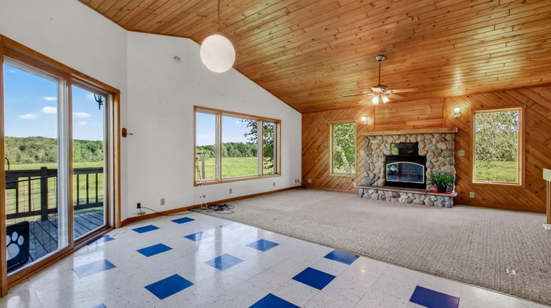 N1395 Grouse Rd, Sarona, WI 54870