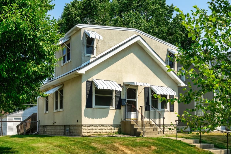 1303 Highland Pw, Saint Paul, MN 55116