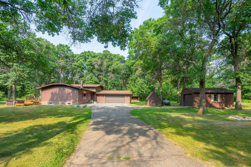 9581 Arielle Dr, Brainerd, MN 56401