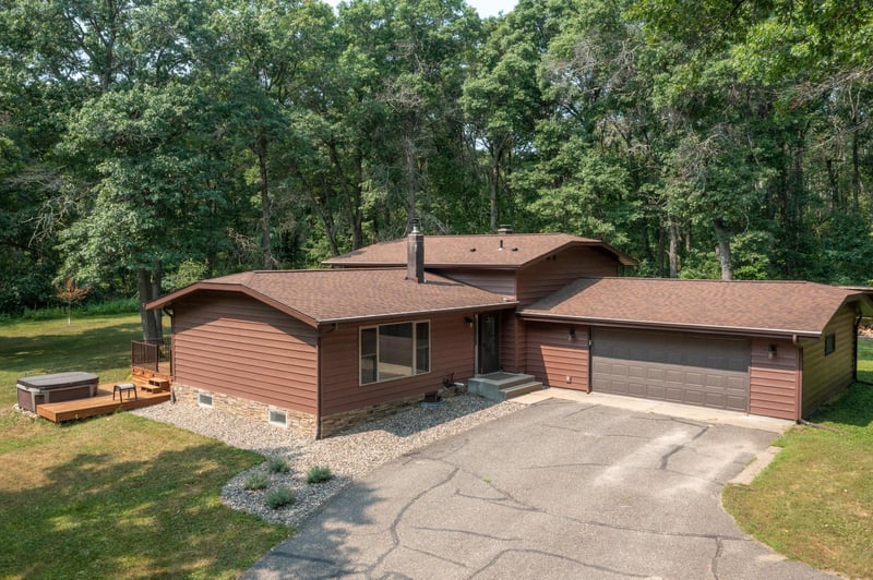 9581 Arielle Dr, Brainerd, MN 56401