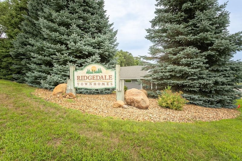 2211 Ridgedale Dr SE, Alexandria, MN 56308